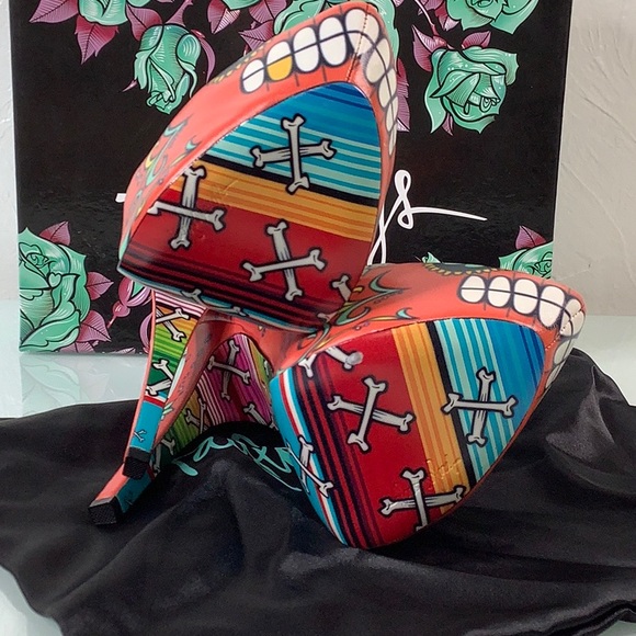 Taylor says Skully Stiletto Platform Heels size 7 NWT - Picture 9 of 16